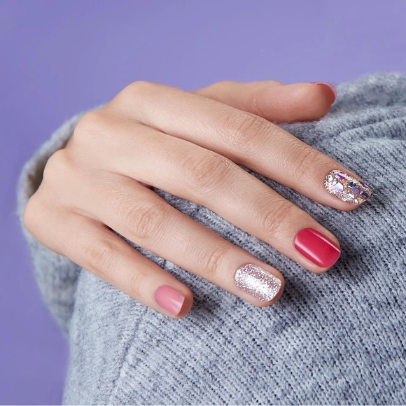 3/$30 - BNIP Dashing Diva Nail Wraps - Blitzen’s Ball - Picture 3 of 3